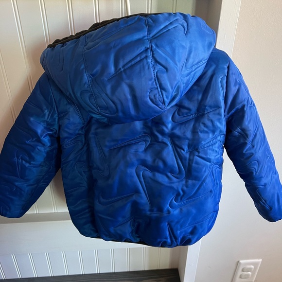 Nike Kids Puffer Jacket in Vibrant Blue - Picture 4 of 9